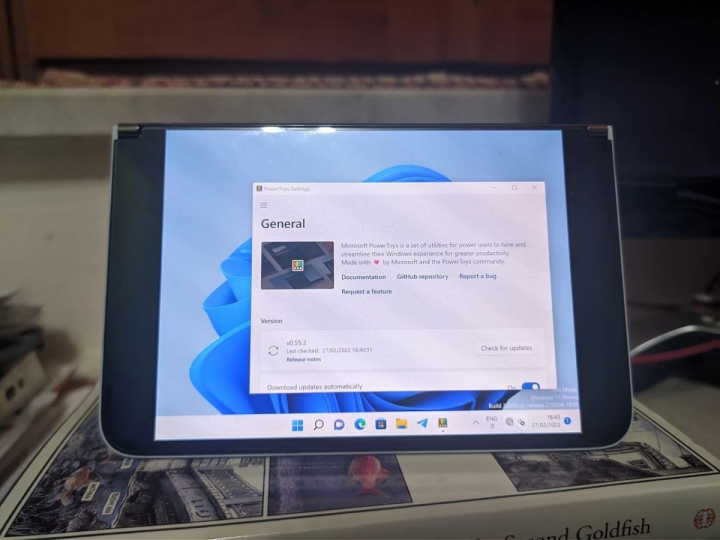 Người dùng Surface Duo có thể cài Windows 11 nhưng cần cân nhắc kỹ